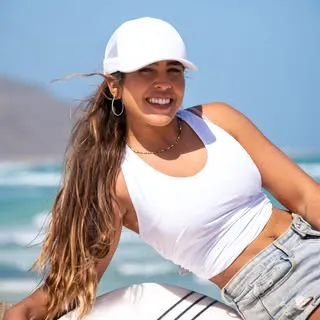 Serena Luz, professional wave kitesurfer from Brazil – portrait