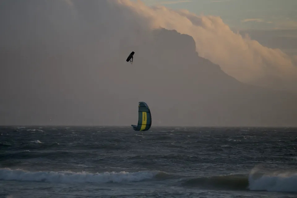 Kiteboarding Big Air Jump
